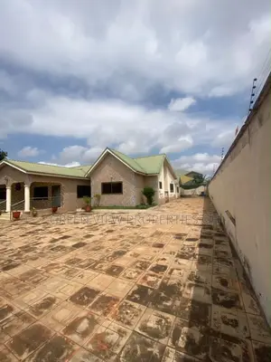 4bdrm Apartment in Oyarifa for rent