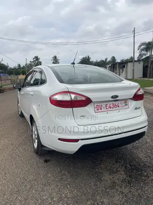Ford Fiesta SE Sedan 2019 White