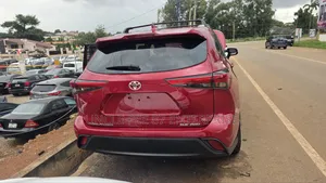 Toyota Highlander 2022 Red