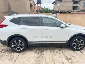 Honda CR-V Touring AWD 2019 White