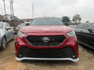 Toyota Highlander 2022 Red
