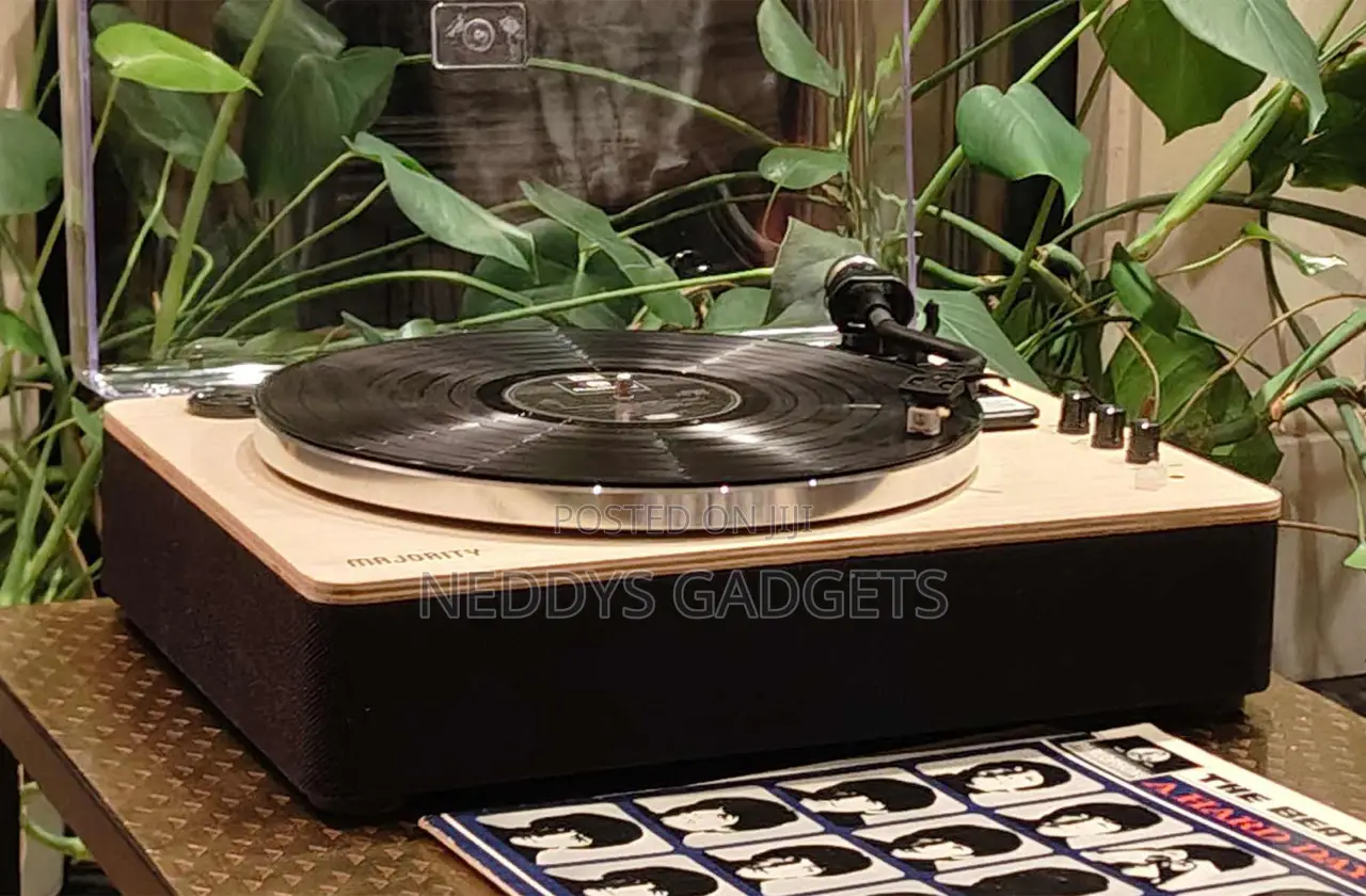 Majority Folio Turntable/Bluetooth/USB System With Built-in Speakers