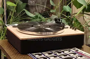 Majority Folio Turntable/Bluetooth/USB System With Built-in Speakers
