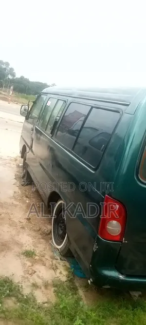 Hyundai H-100 2004 Green