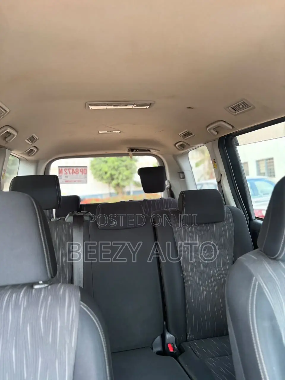 Toyota Voxy X 2WD 8-Seater 2013 White