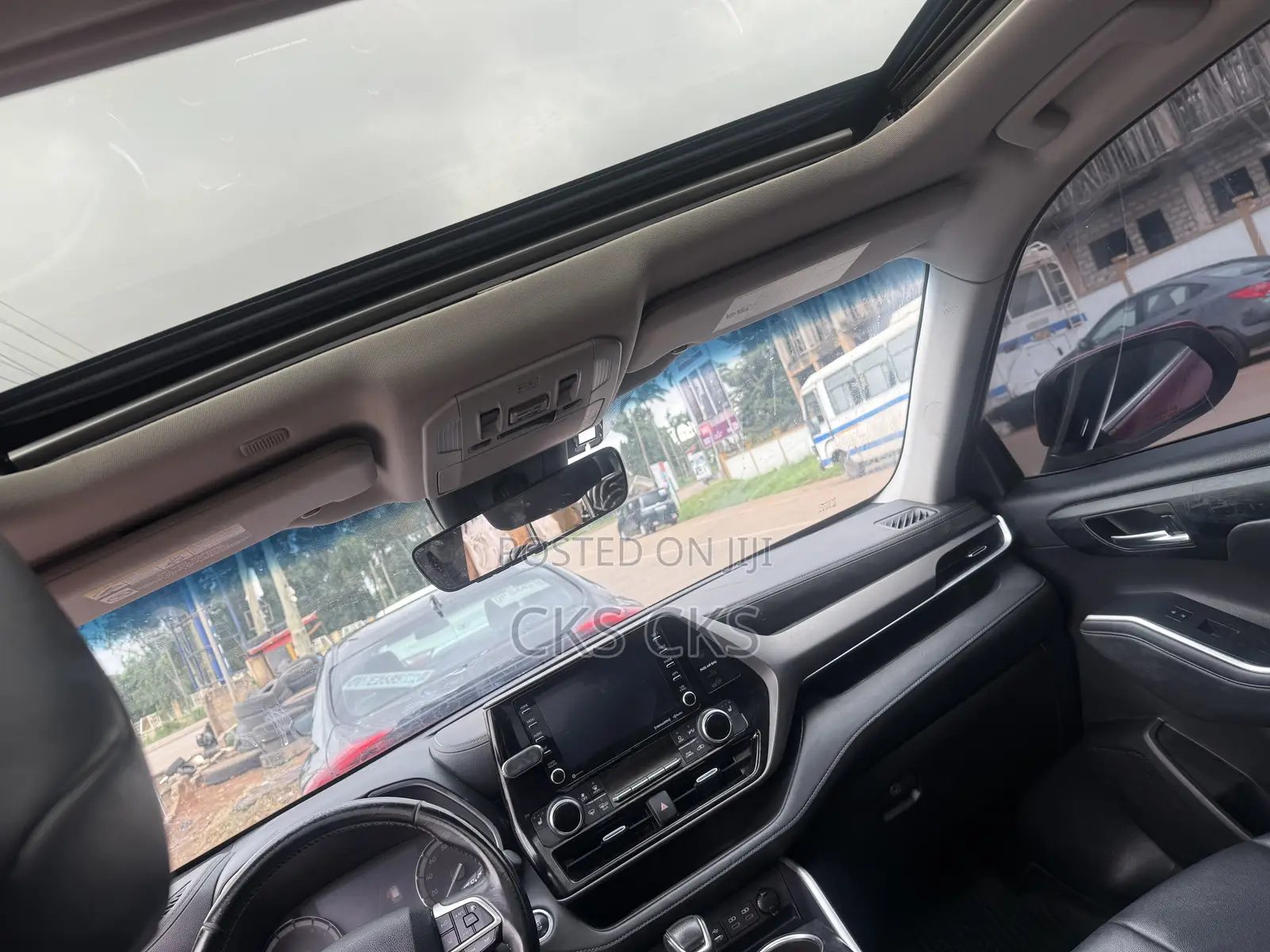 Toyota Highlander 2022 Burgundy