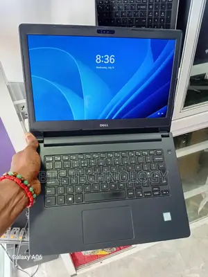 Laptop Dell Latitude 3480 12GB Intel Core i5 HDD+SSD 500GB