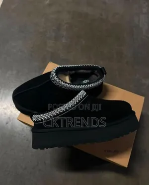 Ugg Half Shoe