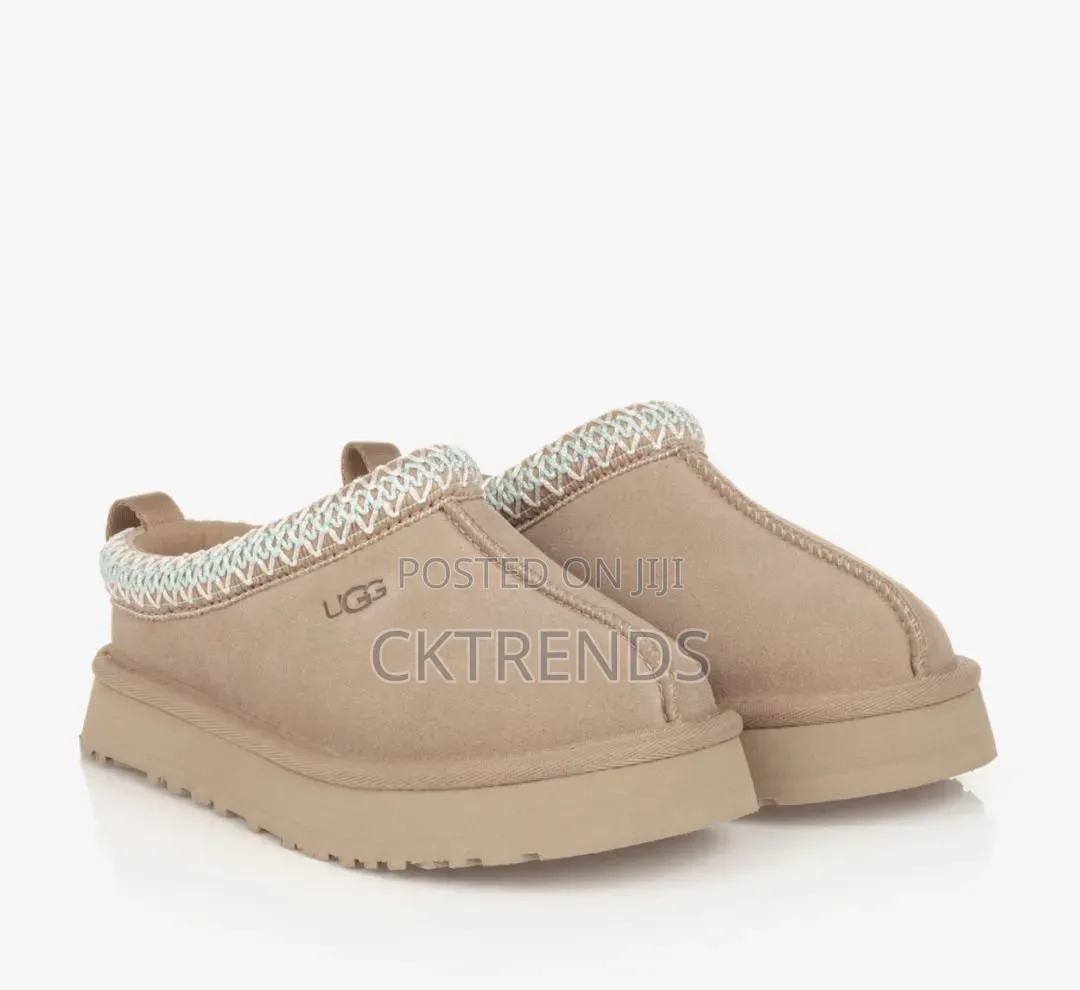 Ugg Half Shoe