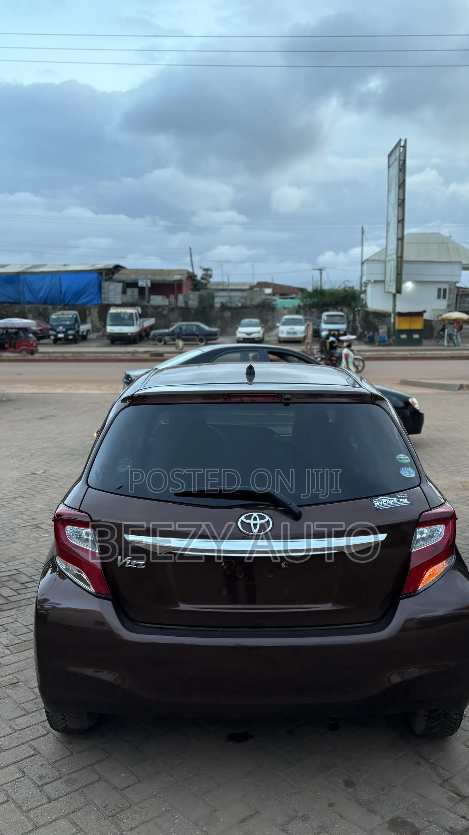 Toyota Vitz 1.3 FWD 3dr 2015 Brown
