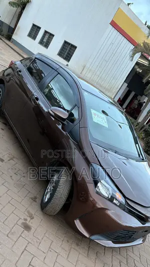 Toyota Vitz 1.3 FWD 3dr 2015 Brown