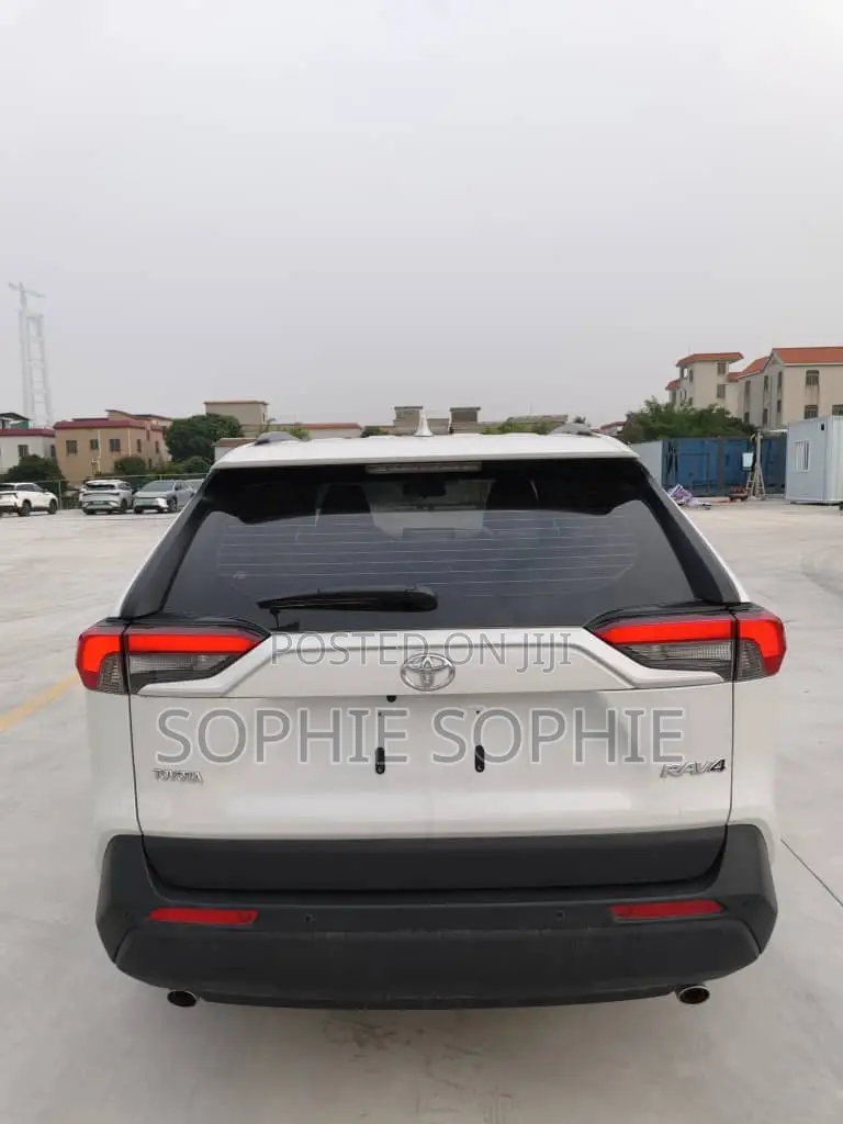 Toyota RAV4 Limited 2025 White