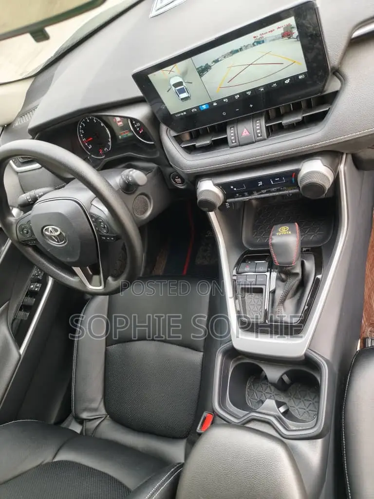 Toyota RAV4 Limited 2025 White