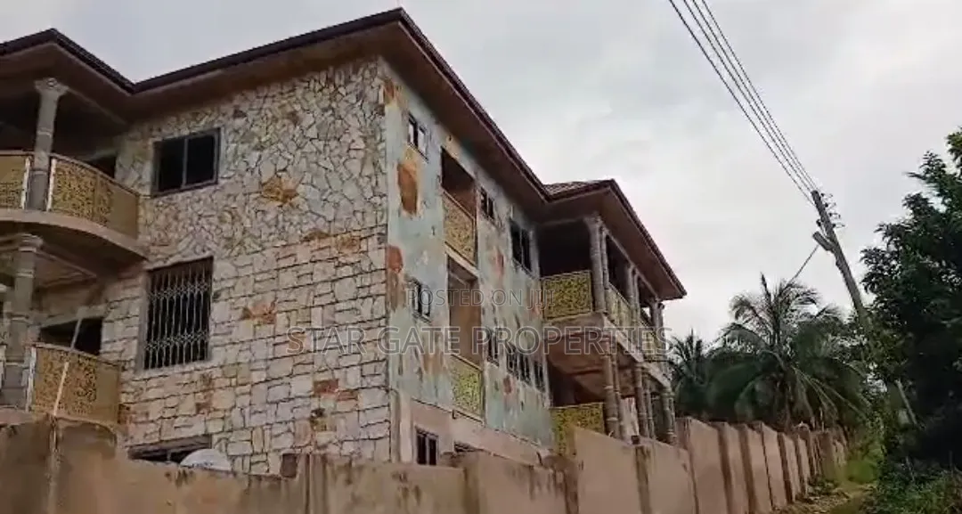 25 Bedroom Hotel / House for Sale at Dawu Koforidua
