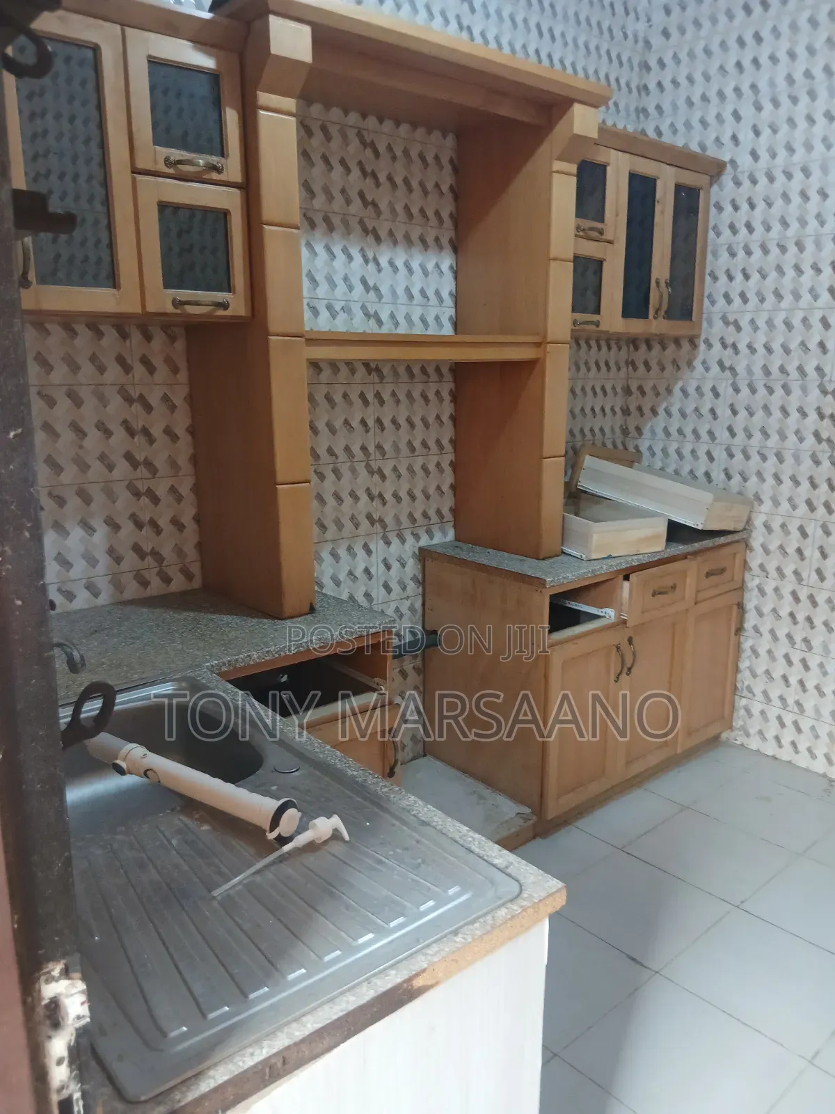 2bdrm Apartment in Westlegon, Presby Church Area for rent