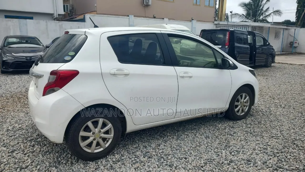 Toyota Vitz 2014 White
