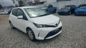 Toyota Vitz 2014 White