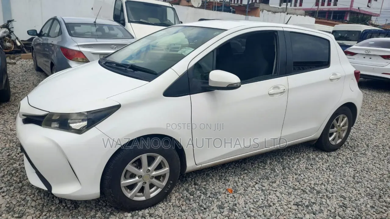 Toyota Vitz 2014 White