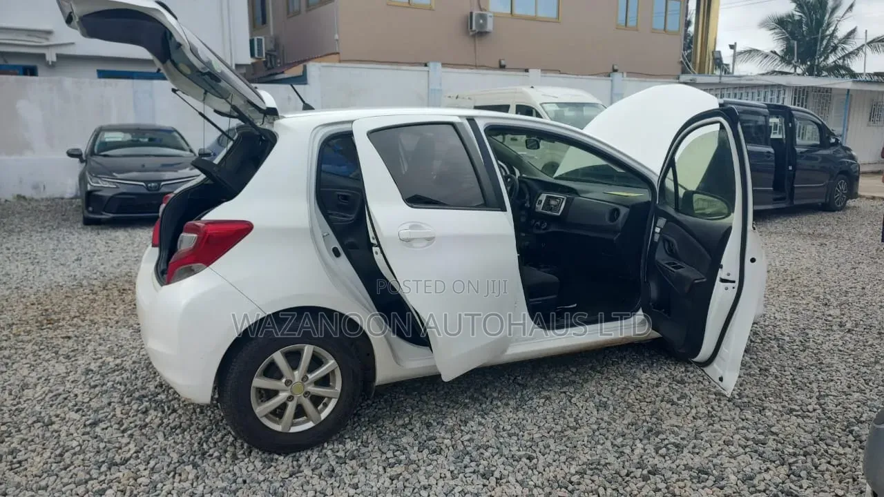 Toyota Vitz 2014 White