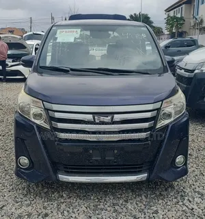 Toyota Noah 2014 Purple