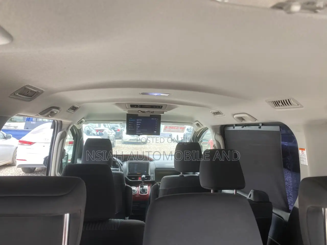 Toyota Voxy 2014 Blue