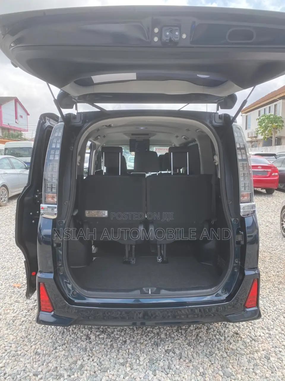 Toyota Voxy 2014 Blue
