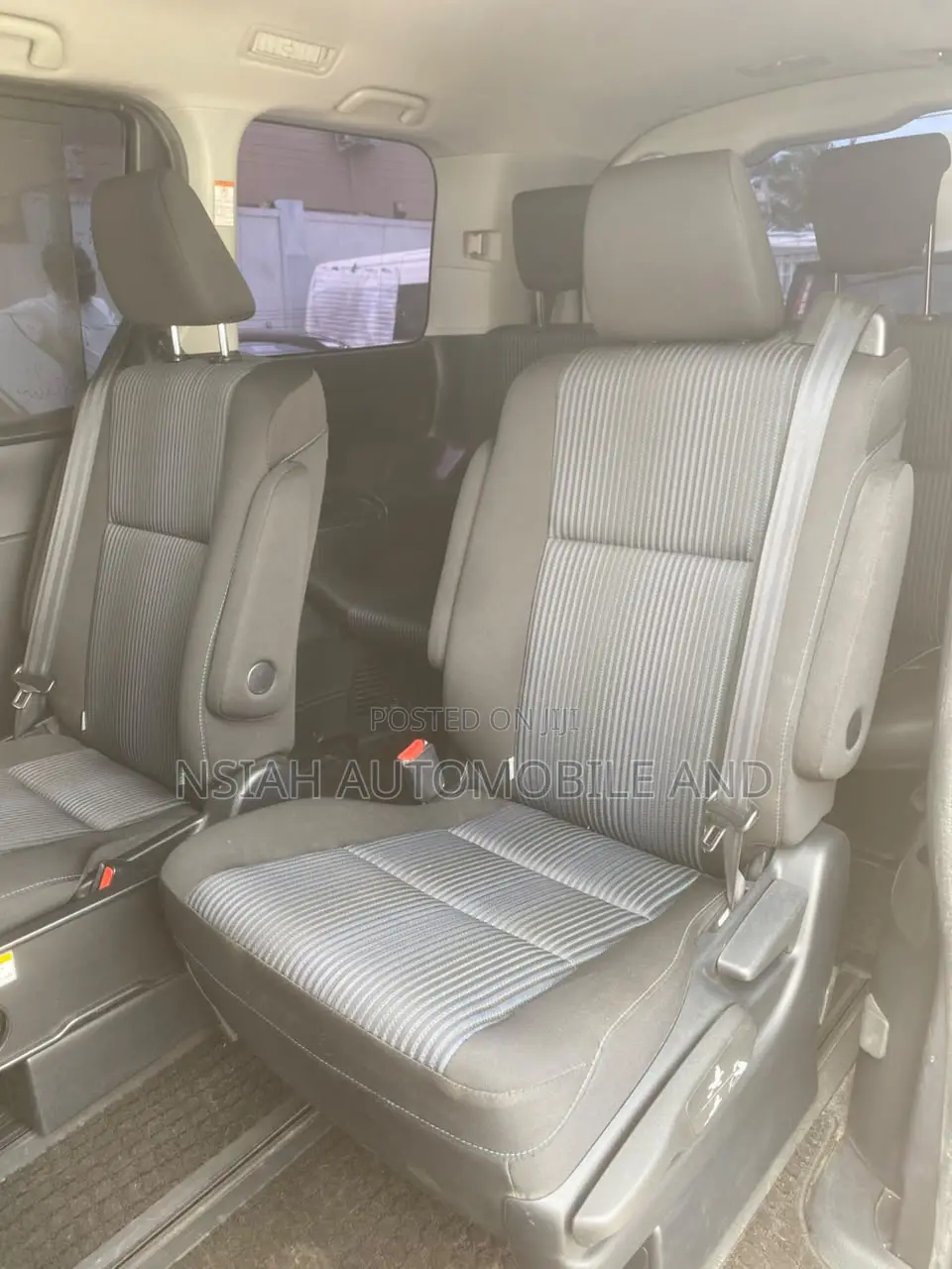 Toyota Voxy 2014 Blue