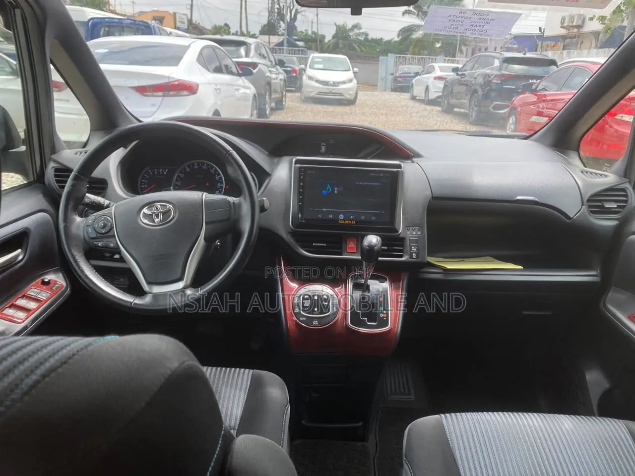 Toyota Voxy 2014 Blue