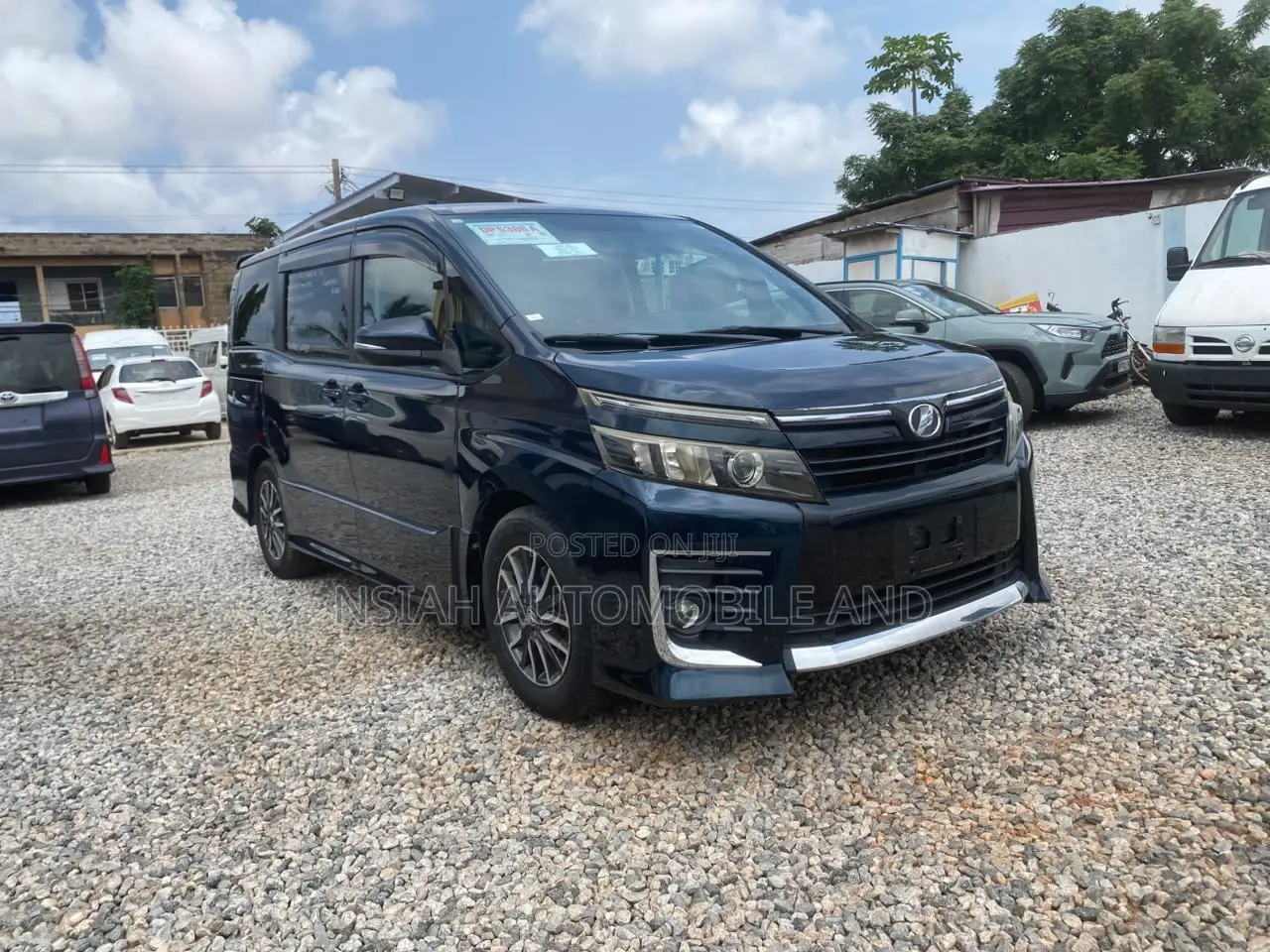 Toyota Voxy 2014 Blue