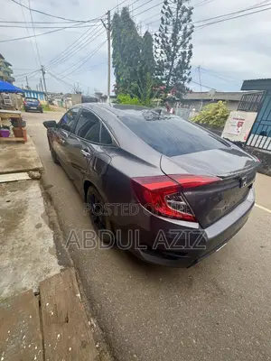 Honda Civic Touring Sedan 2018 Gray