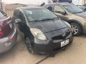 Toyota Vitz 1.3 FWD 5dr 2010 Black
