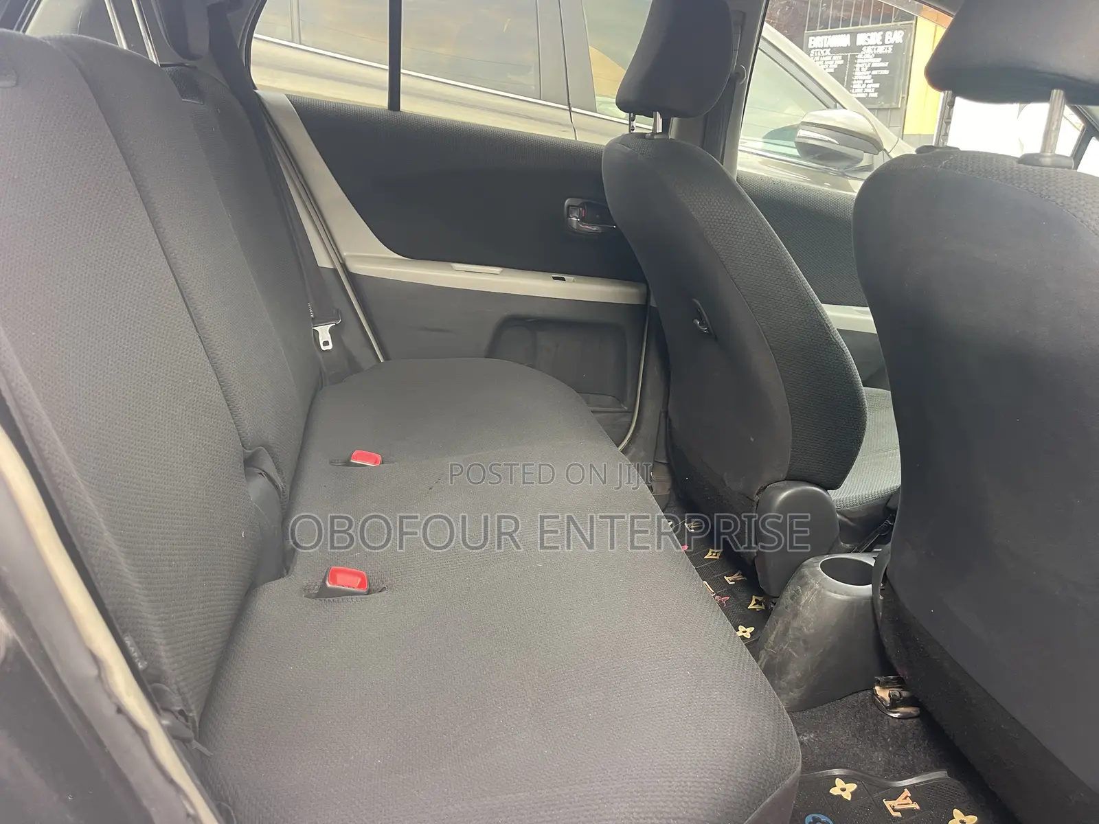 Toyota Vitz 1.3 FWD 5dr 2010 Black