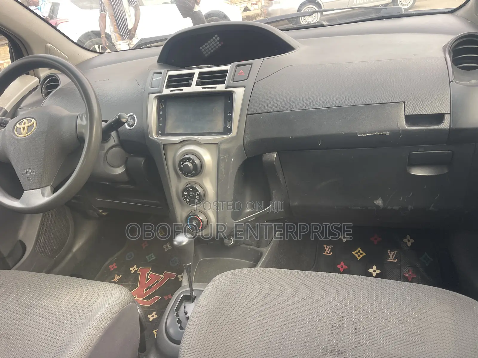 Toyota Vitz 1.3 FWD 5dr 2010 Black