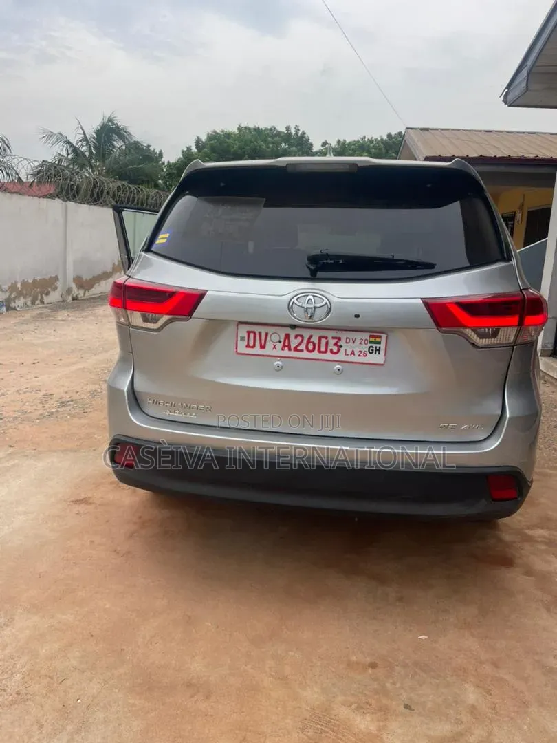 Toyota Highlander 2018 Silver