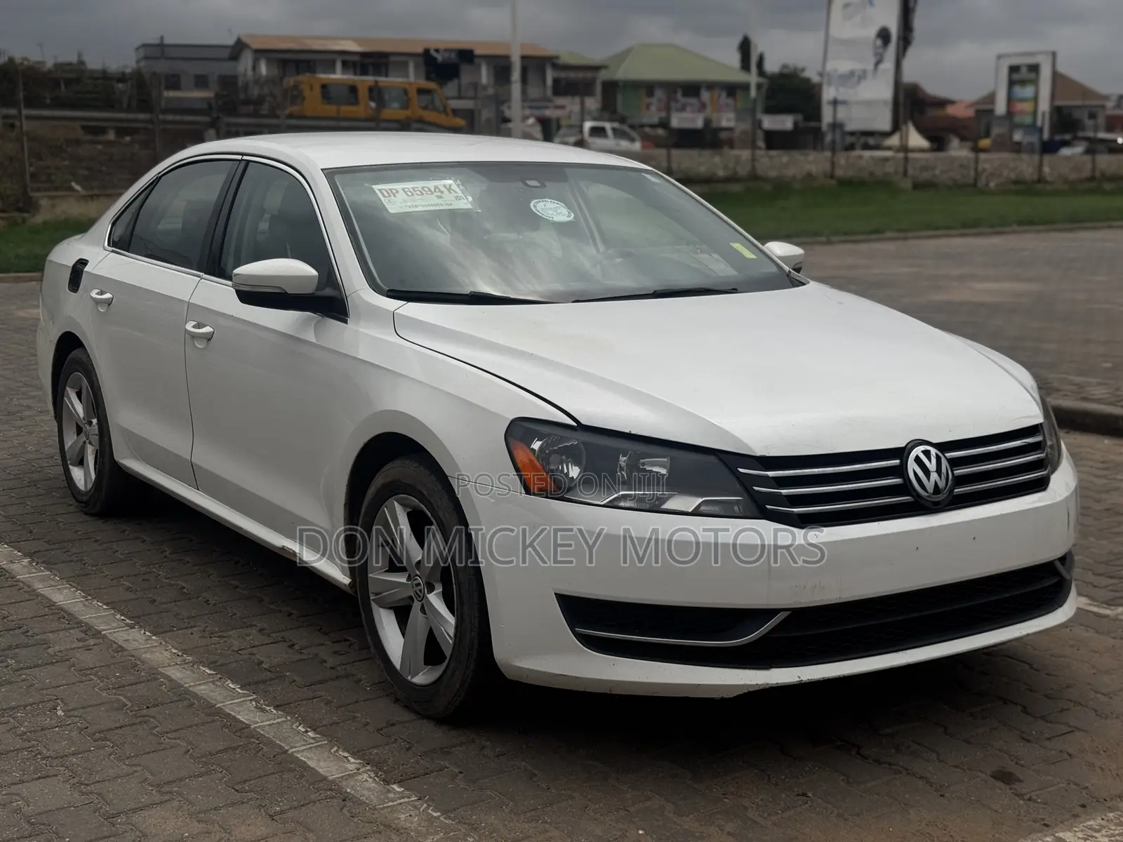 Volkswagen Passat SE 2013 White
