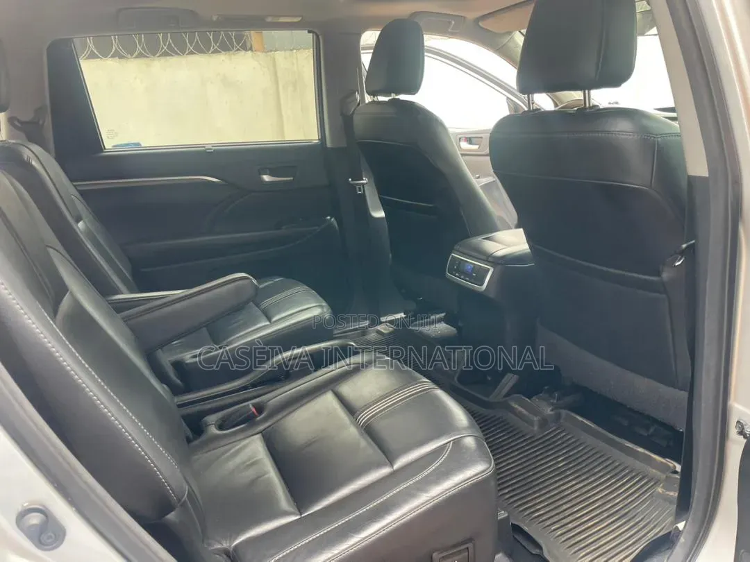 Toyota Highlander 2018 Silver