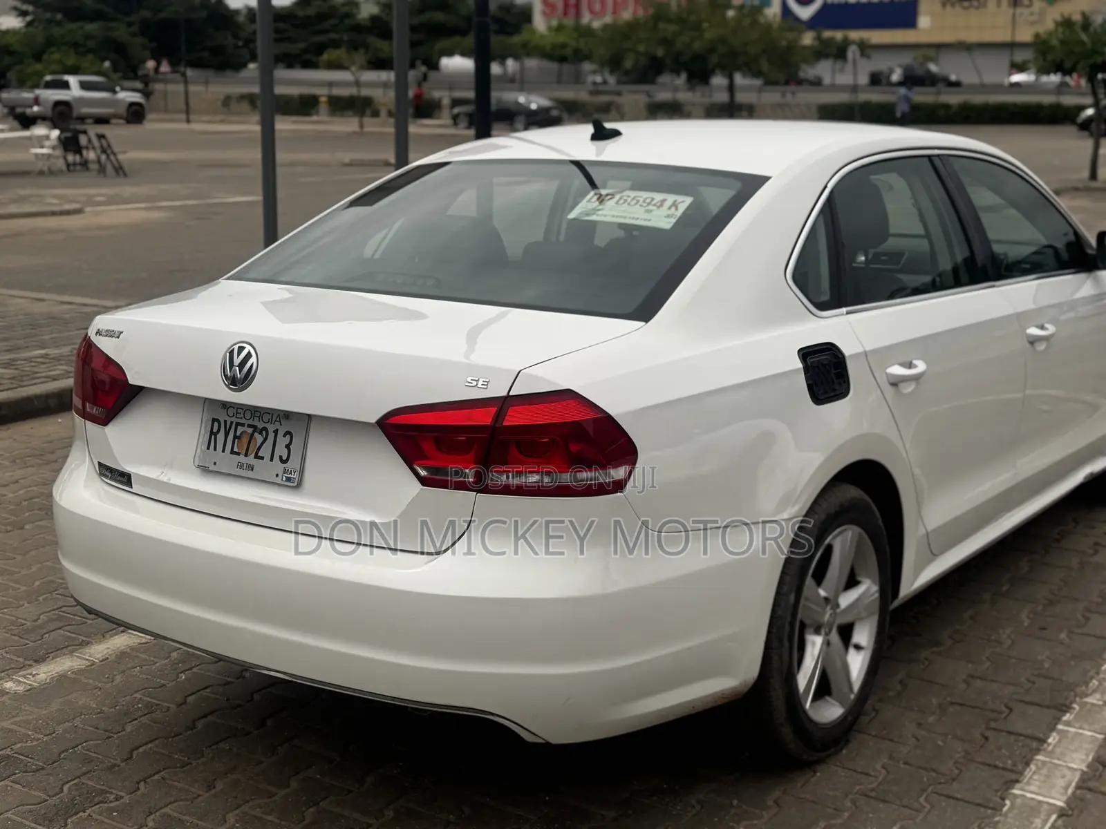 Volkswagen Passat SE 2013 White