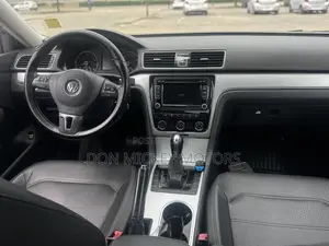 Volkswagen Passat SE 2013 White