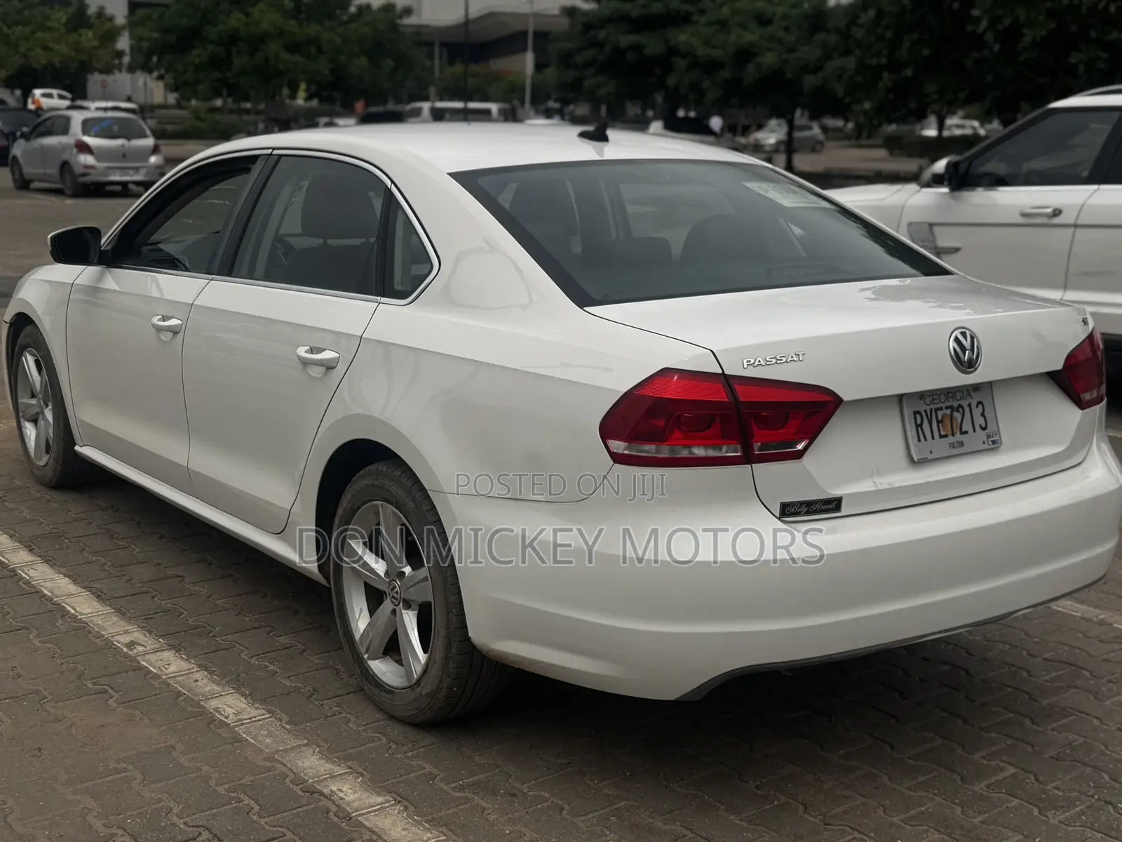 Volkswagen Passat SE 2013 White
