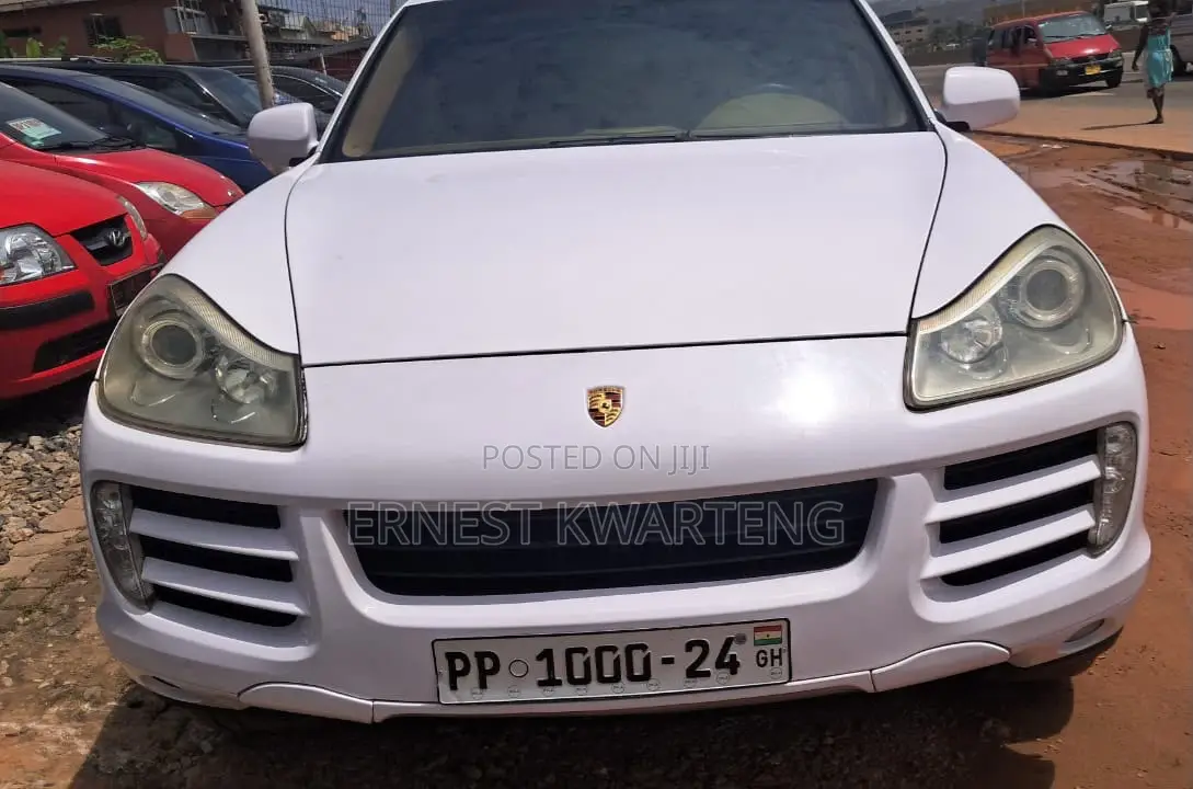 Porsche Cayenne 2010 White