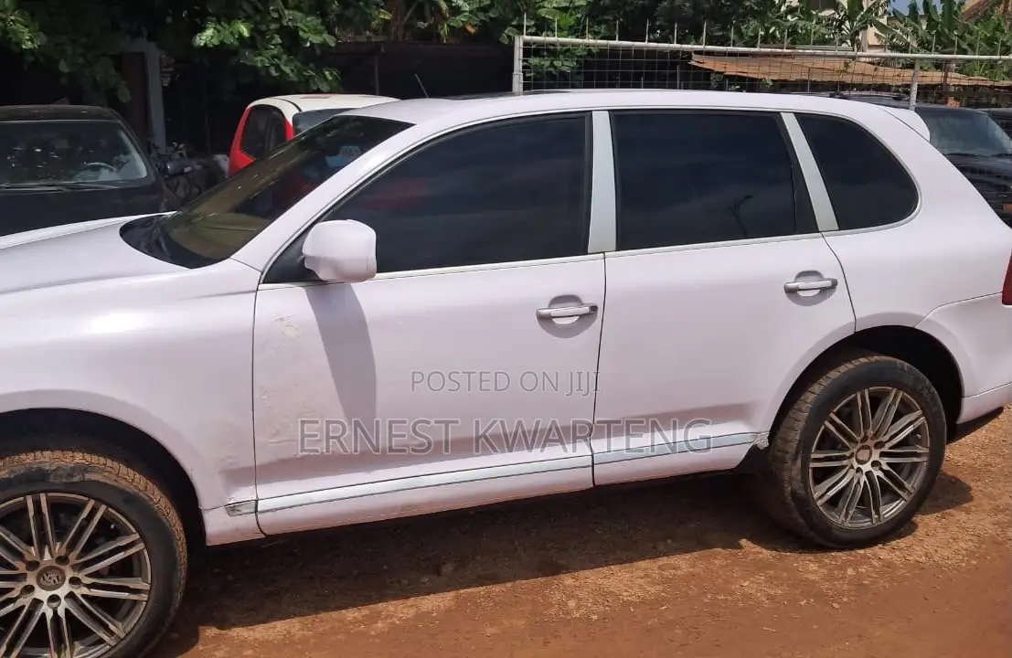 Porsche Cayenne 2010 White