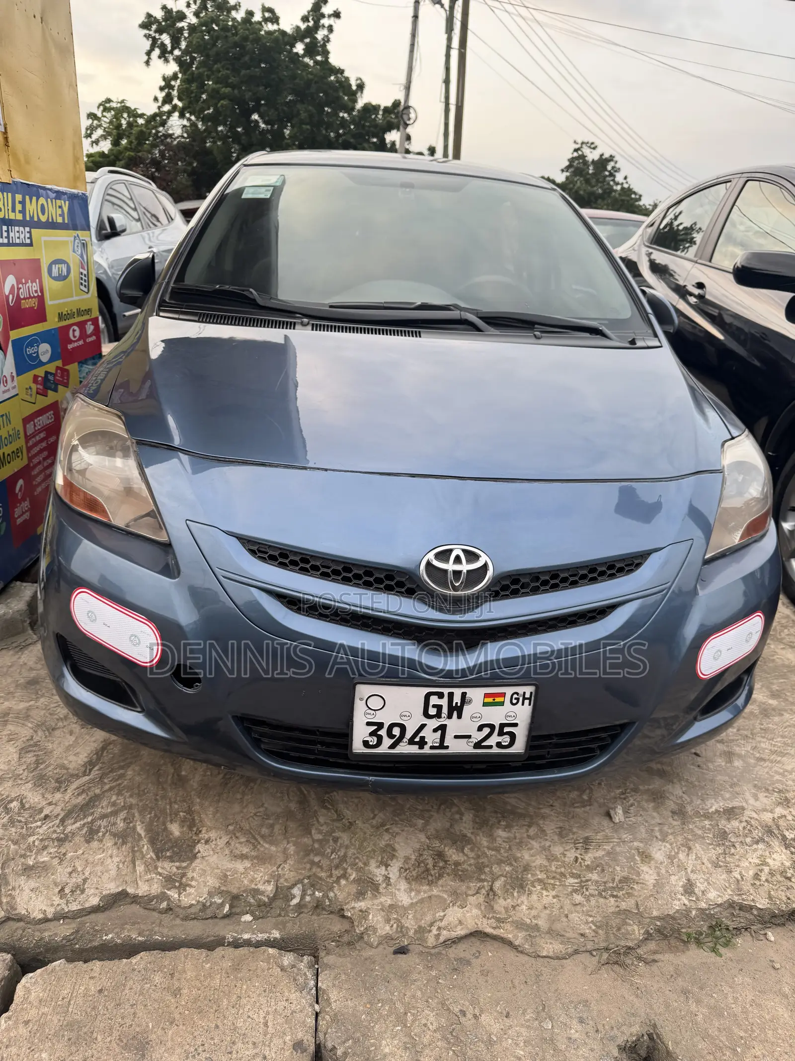 Toyota Yaris Base Sedan 4dr 2010 Blue