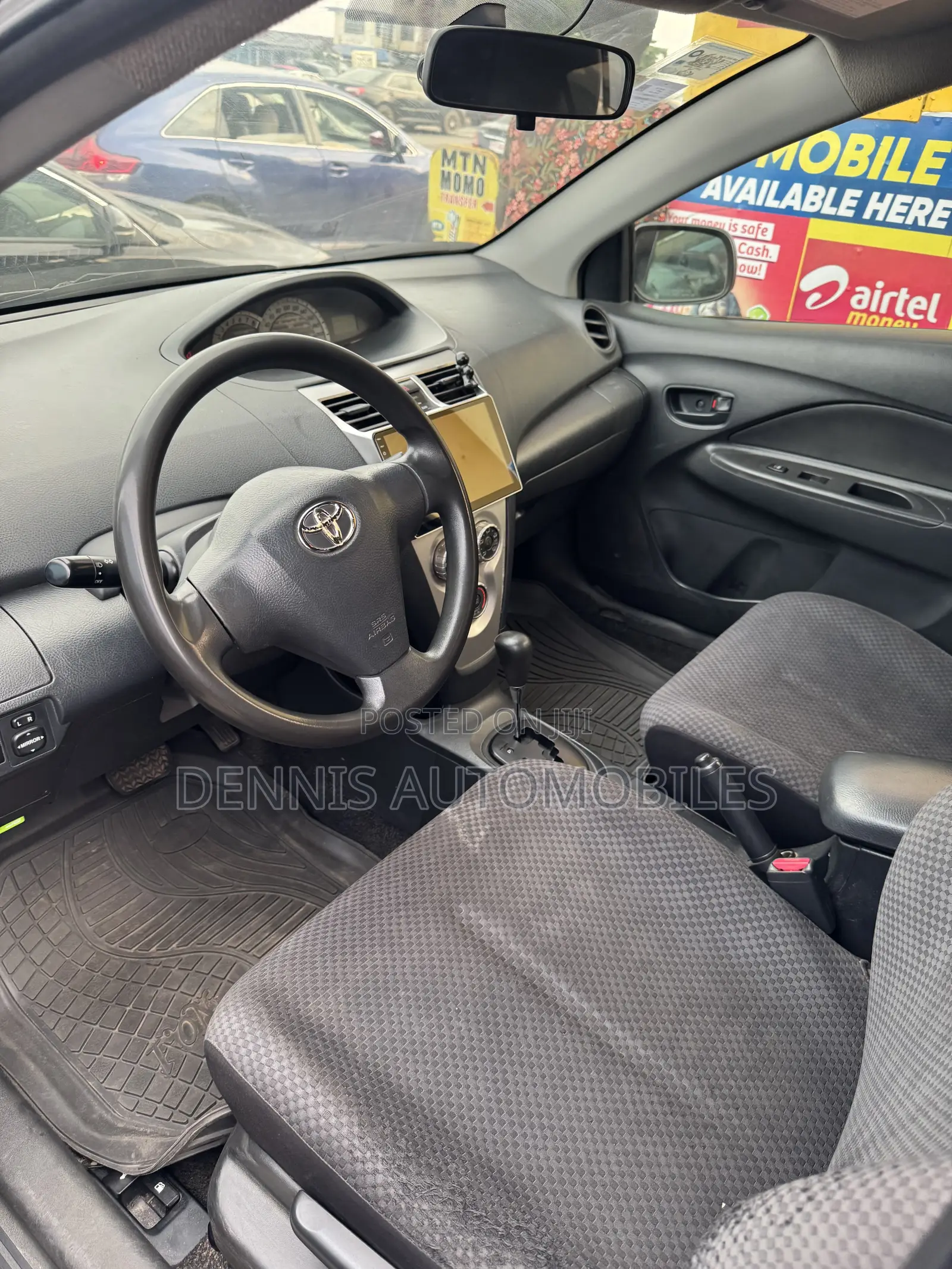 Toyota Yaris Base Sedan 4dr 2010 Blue
