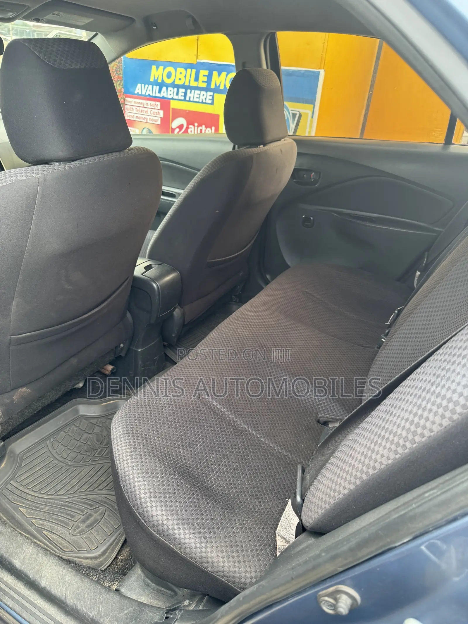Toyota Yaris Base Sedan 4dr 2010 Blue