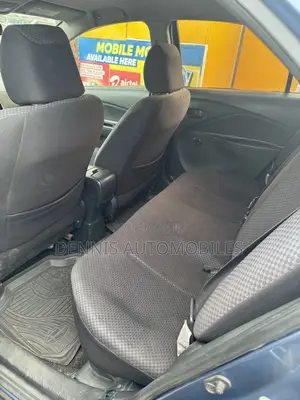 Toyota Yaris Base Sedan 4dr 2010 Blue