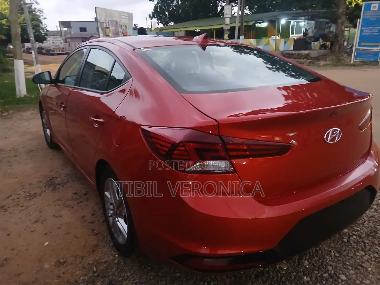 Hyundai Elantra 2022 Red