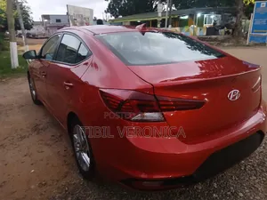 Hyundai Elantra 2022 Red