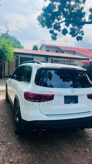 Mercedes-Benz GLB-Class 2021 White