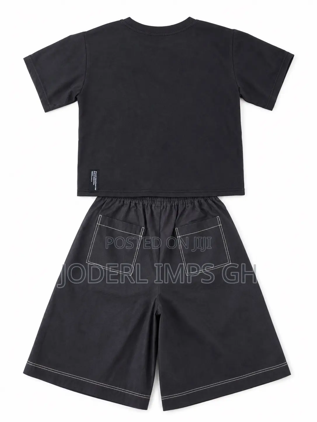 Cropped Tee + Baggy Jorts