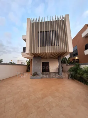 Furnished 4bdrm Townhouse / Terrace in Gate, Ashaley Botwe for rent